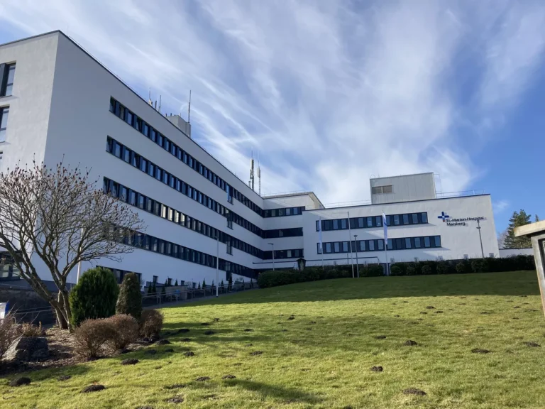 Glasreinigung im St.-Marien-Hospital Marsberg